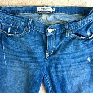 Abercrombie & Fitch Boyfriend Jeans
